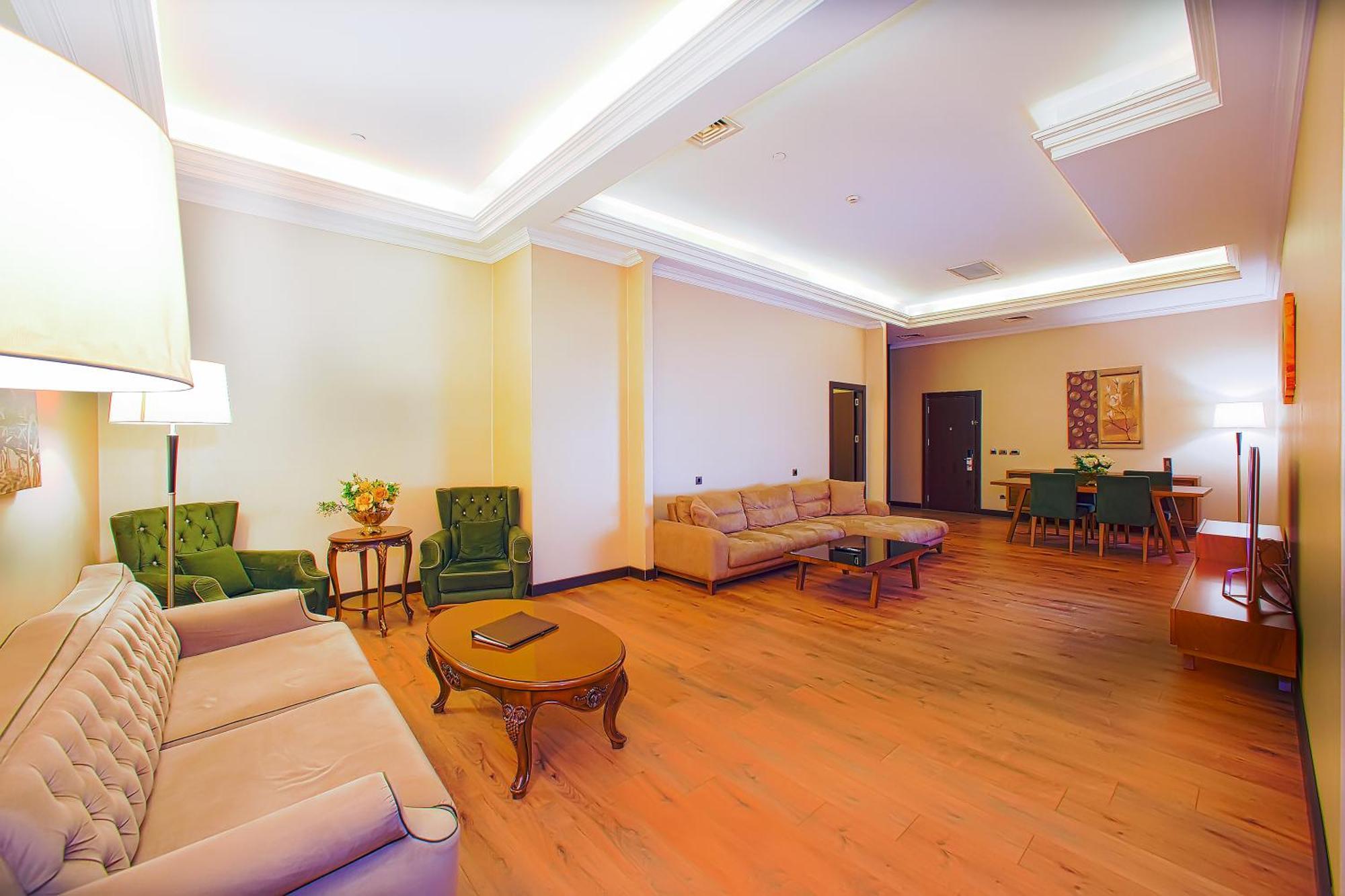 รามาดา โฮเทล แอนด์ สวีท บาย วินด์แฮม อิสตันบูล เมอร์เทอร์ Hotel ภายนอก รูปภาพ Suite