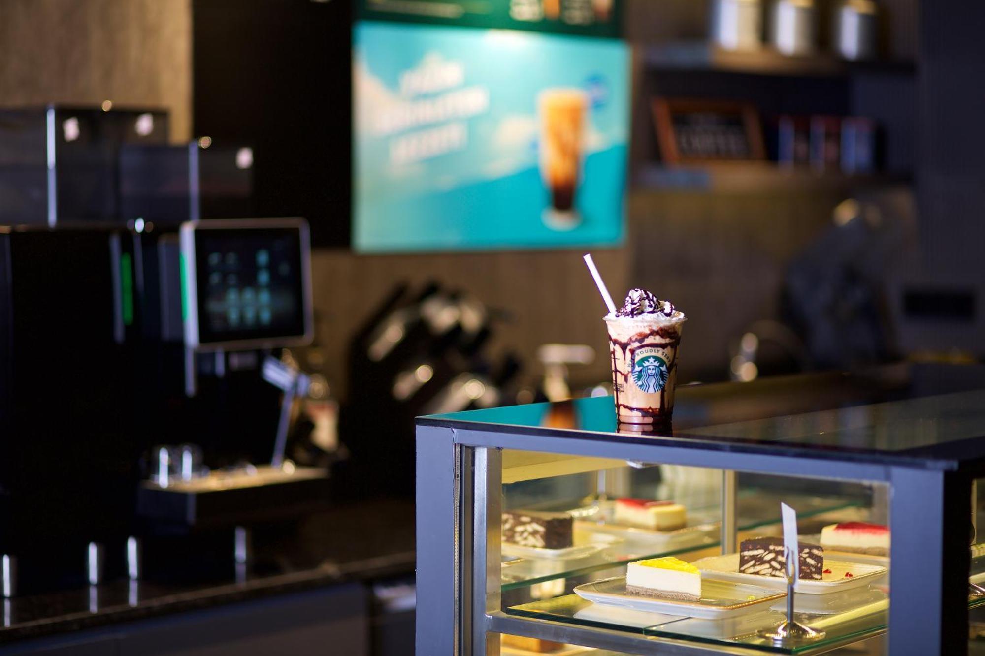 รามาดา โฮเทล แอนด์ สวีท บาย วินด์แฮม อิสตันบูล เมอร์เทอร์ Hotel ภายนอก รูปภาพ A Frappuccino