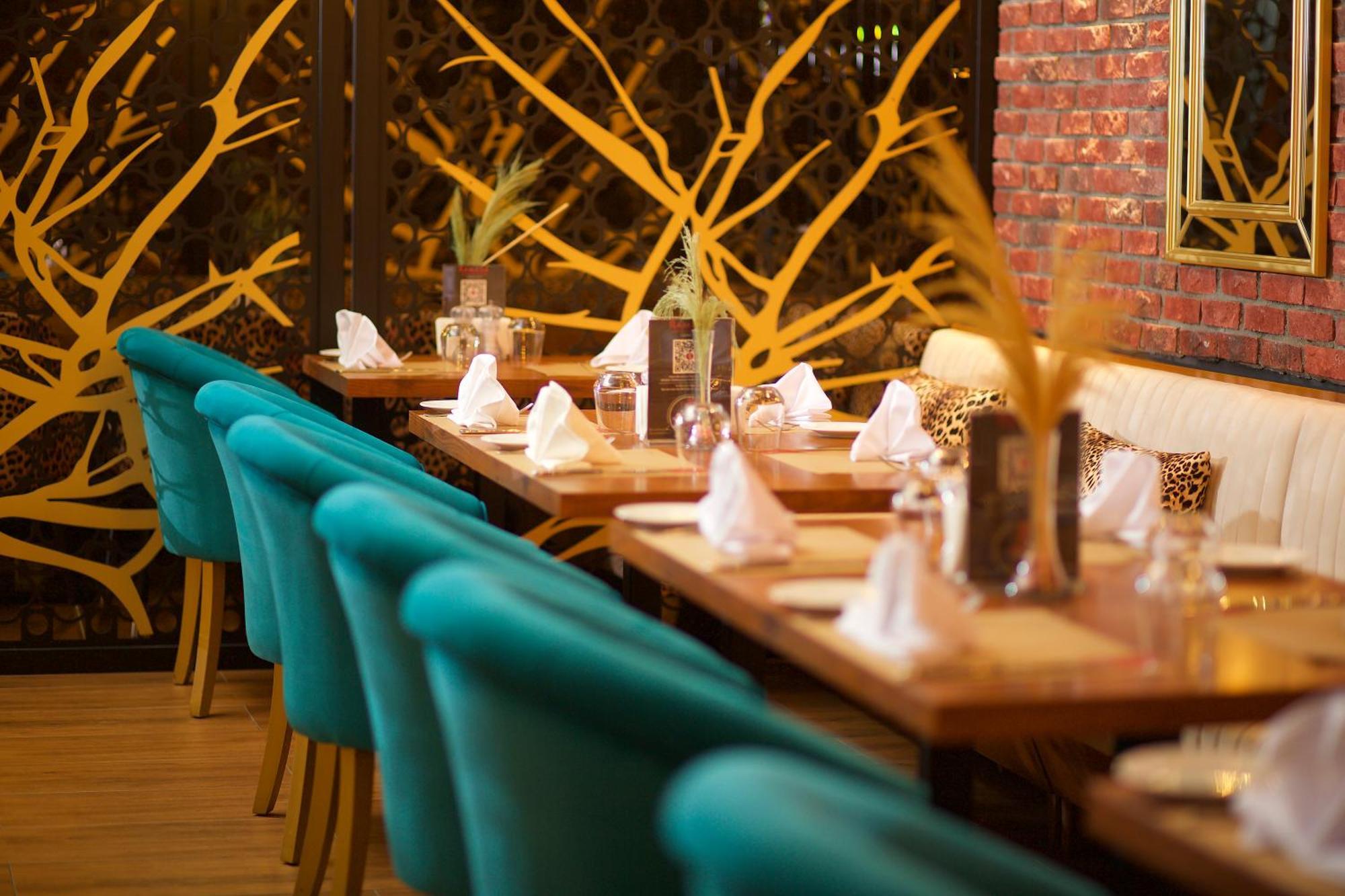 รามาดา โฮเทล แอนด์ สวีท บาย วินด์แฮม อิสตันบูล เมอร์เทอร์ Hotel ภายนอก รูปภาพ Interior of the restaurant