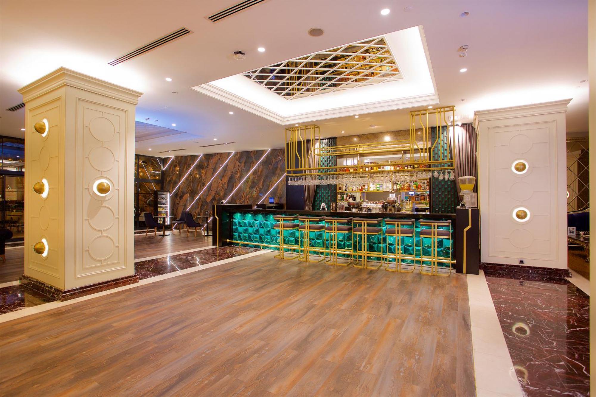 รามาดา โฮเทล แอนด์ สวีท บาย วินด์แฮม อิสตันบูล เมอร์เทอร์ Hotel ภายนอก รูปภาพ Lobby
